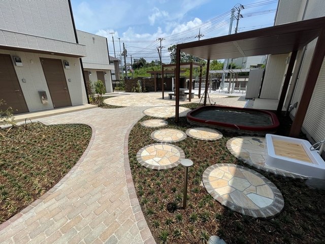 エントランス　ロック付のエントランスゲート