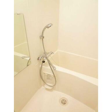 バス・シャワールーム　ゆったり過ごせるお風呂です