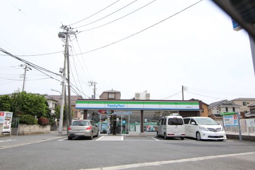 コンビニ　ファミリーマート浦安海楽一丁目店（コンビニ）まで2m
