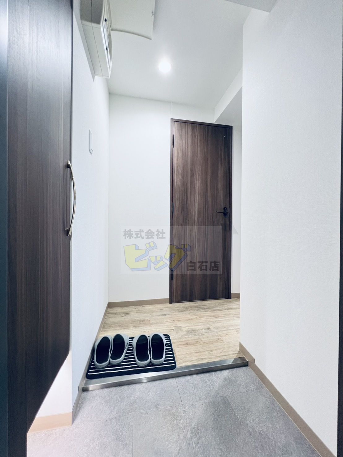 玄関　スッキリとした広々玄関です♪