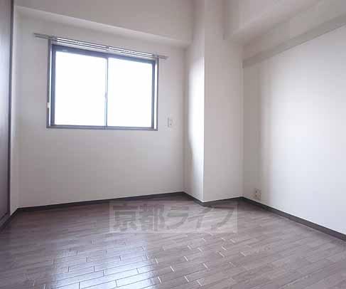 居室・リビング　４．３帖洋室です。