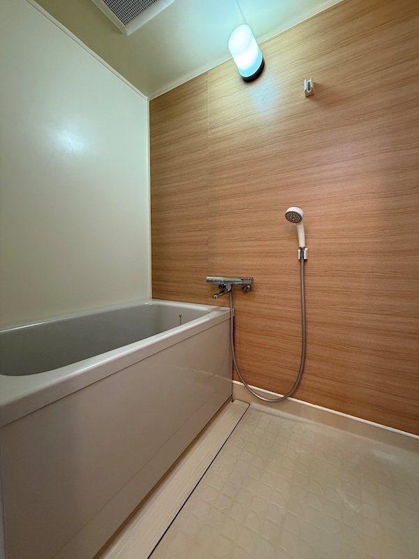 バス・シャワールーム　※同建物・同タイプの写真です★（実際のお部屋とは異なります）