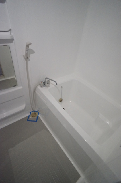 バス・シャワールーム　参考写真（同建物別部屋のものです）