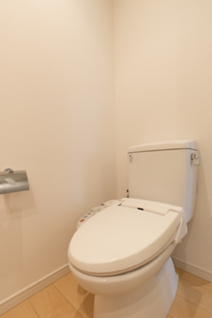 トイレ　※写真は同タイプ住戸です。