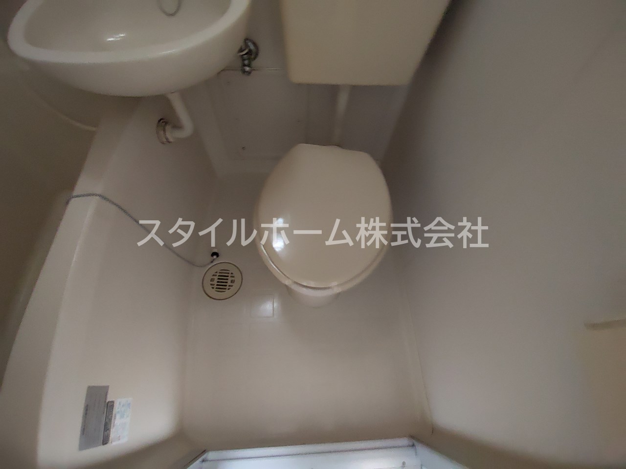 トイレ　別部屋写真です。