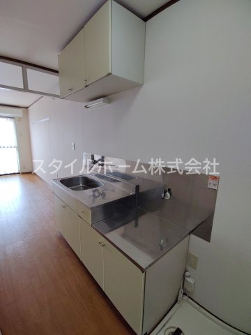 キッチン　別部屋写真です。