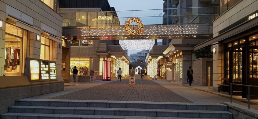 ショッピングセンター　代官山アドレス・ディセ（ショッピングセンター）まで439m