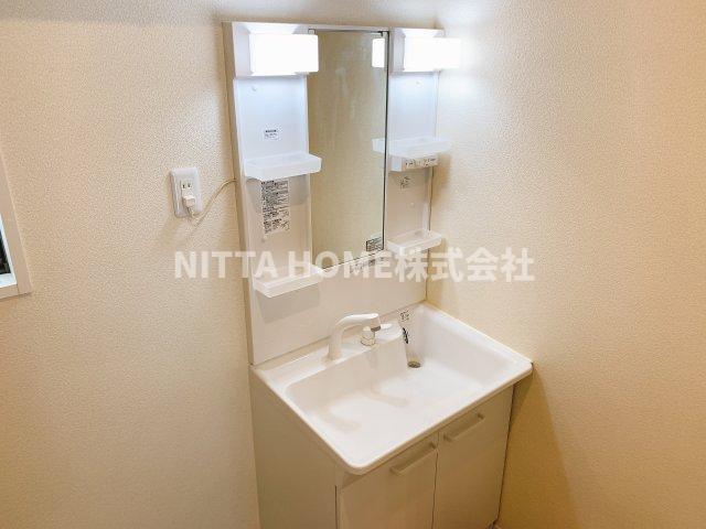 洗面設備　洗髪洗面化粧台も完備しています＊