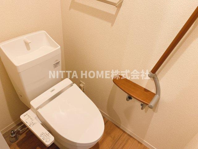 トイレ　ウォシュレット付きのトイレです＊
