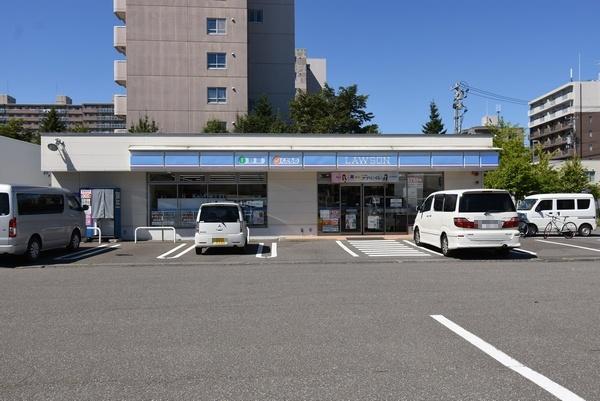 コンビニ　ローソン札幌厚別中央店（コンビニ）まで187m