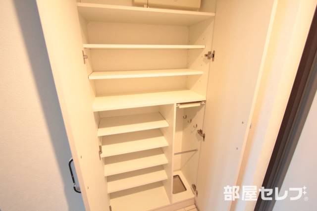 玄関　シューズボックスです