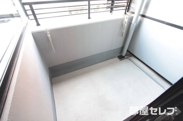 バルコニー　バルコニーも広々です