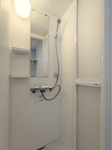 バス・シャワールーム　すっきりとしたシャワールームです