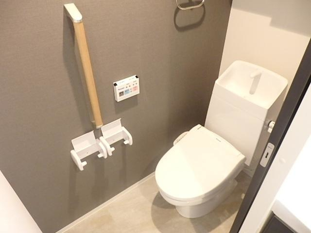 トイレ　別号室の画像です。ご参考下さい