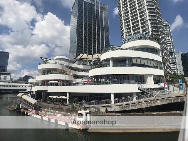 ショッピングセンター　横浜ベイクォーター（ショッピングセンター）まで857m