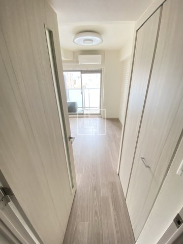 収納　プレサンス大手前ピリオド　クローゼット