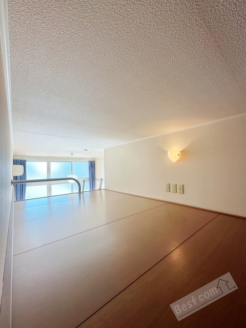 その他部屋・スペース　広々としたロフトをプライベート空間として♪