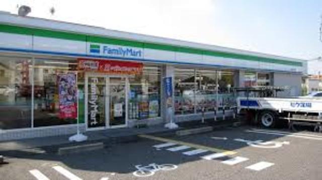 コンビニ　ファミリーマート堺鳳西町店（コンビニ）まで563m