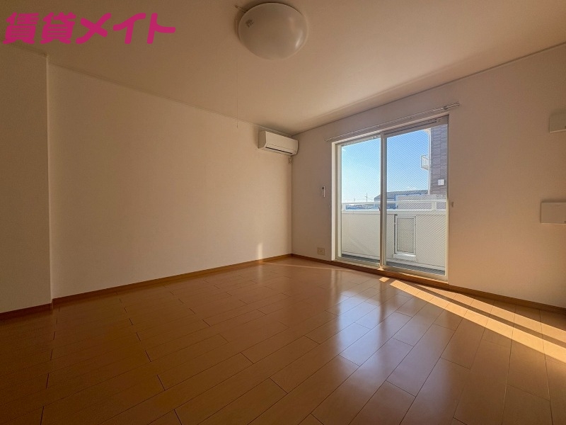 居室・リビング　同型参考写真