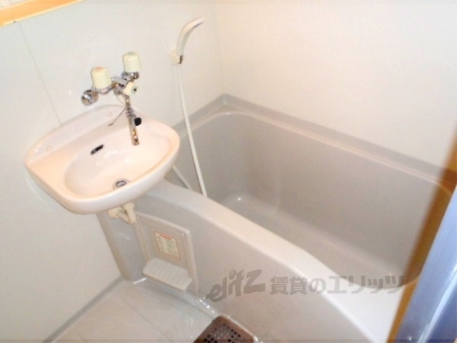 バス・シャワールーム　バス