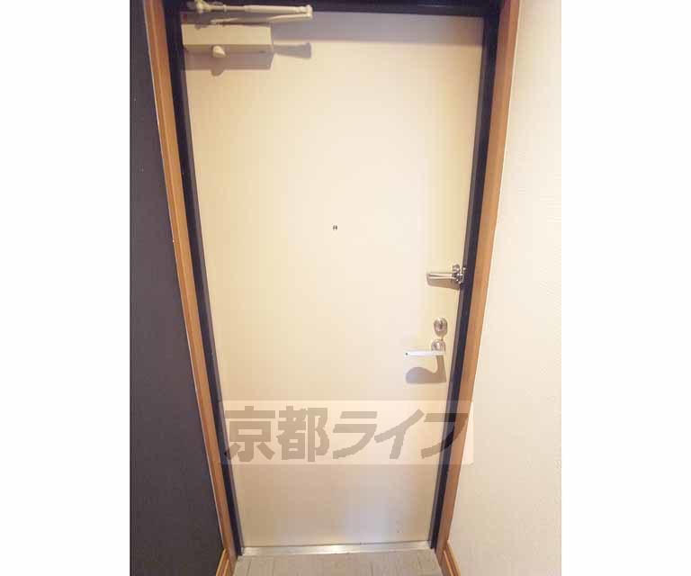 その他設備　しっかりとしたドアです。