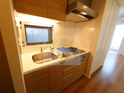 キッチン　コンフォリア目黒青葉台　参考写真