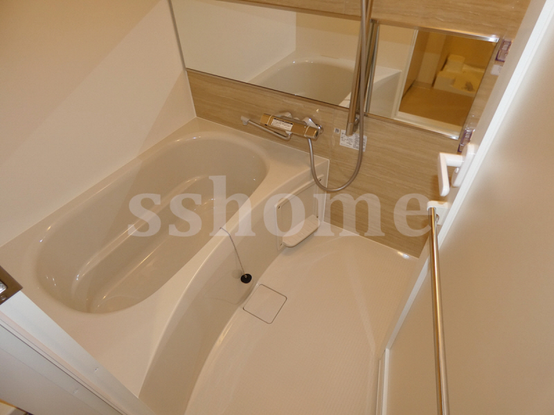 バス・シャワールーム　ゆったり入れるバスルーム