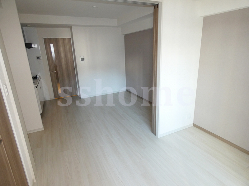 居室・リビング　白基調の明るいお部屋