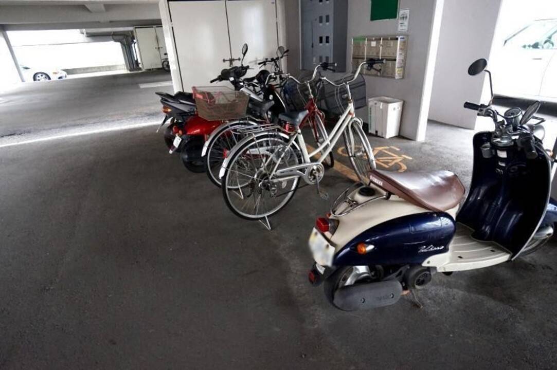 駐車場　駐輪場