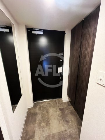 玄関　コンフォリア・リヴ博労町一丁目Q　玄関