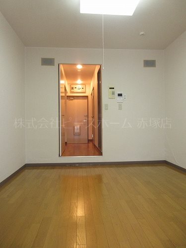 居室・リビング　別号室参考写真