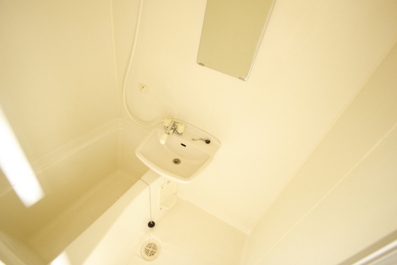 バス・シャワールーム　※別部屋の写真です。