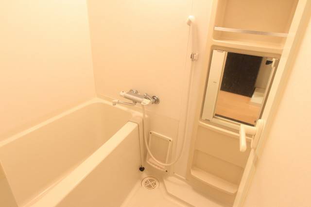 バス・シャワールーム　１日の疲れを癒やしてください