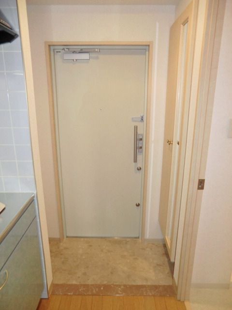 玄関　シューズボックス付