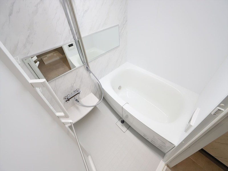 バス・シャワールーム　追い焚き浴室暖房乾燥機付バスルーム