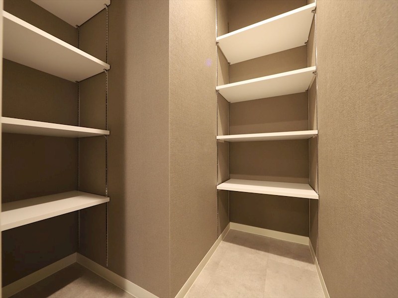 玄関　玄関　シューズインクローク付