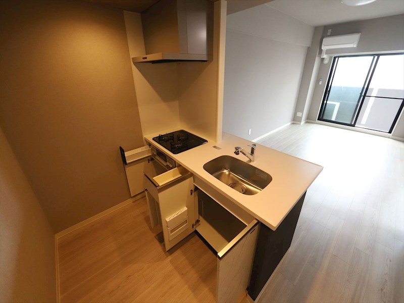 キッチン　システムキッチン（3口ガスコンログリル付き）カウンターキッチ