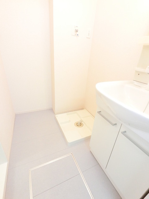 その他　洗濯機置き場です。防水パンあります。