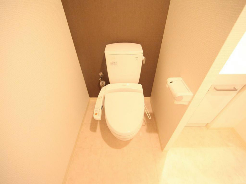 トイレ　温水洗浄暖房便座付トイレ