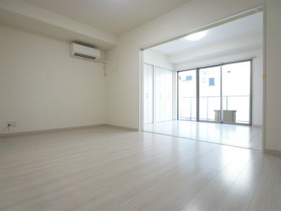 居室・リビング　☆明るい居室☆