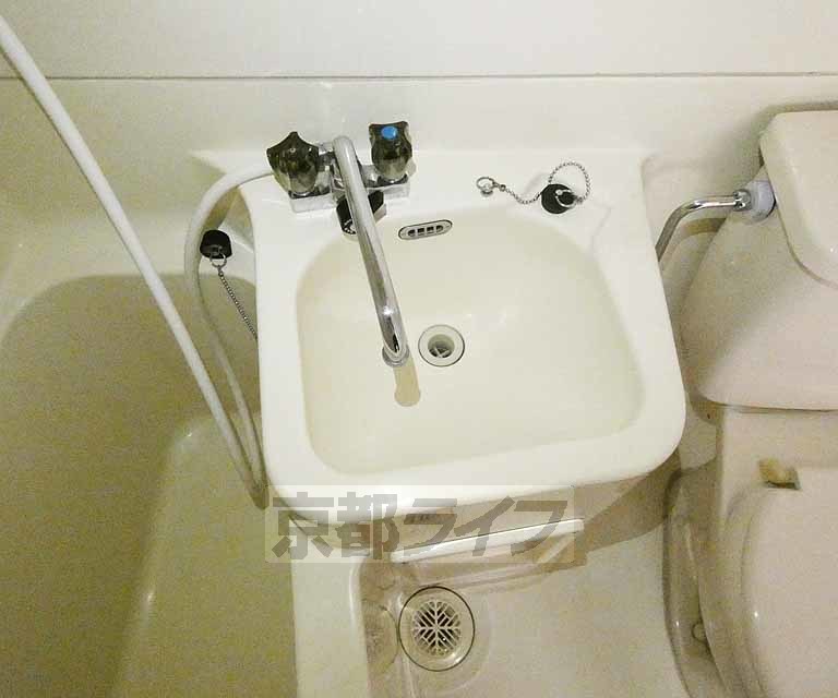 洗面設備　ユニットバスです。