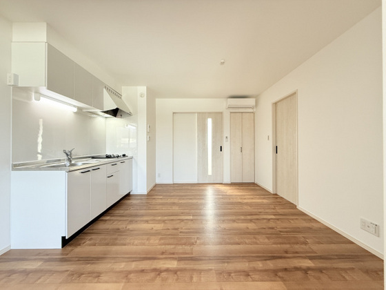 居室・リビング　※別部屋の写真です