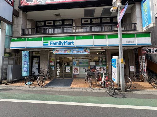 コンビニ　ファミリーマート中延駅前店（コンビニ）まで162m