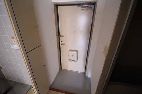 玄関　※別部屋の写真です