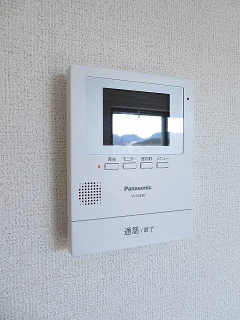 セキュリティ　モニター付きドアホンで安心です。