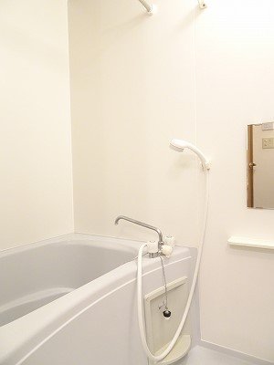 バス・シャワールーム　ゆったり過ごせるお風呂です