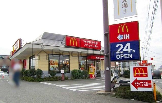 飲食店　マクドナルド空港志免店（飲食店）まで890m