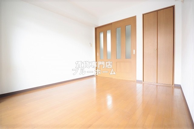 その他部屋・スペース　別角度からの洋室です！