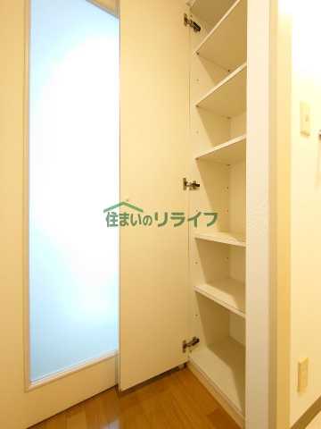 収納　リライフ下北沢店