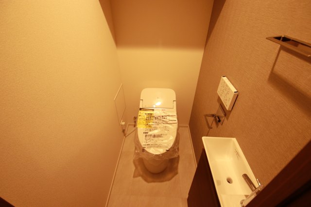 トイレ　※別号室の参考写真です※